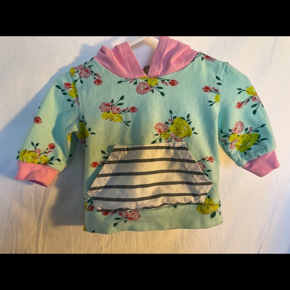 Infant floral long sleeved top with hood - Picture 3 of 8